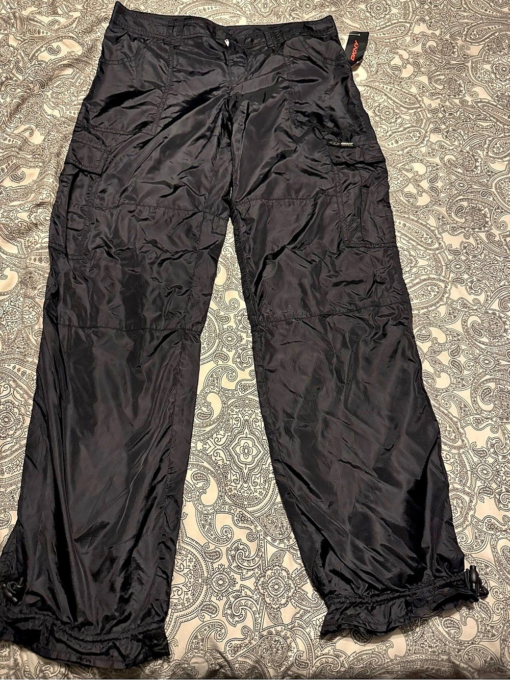 DKNY woman’s Cargo Pants Black Size 12 NWT